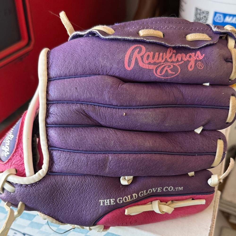 Left Hand Rawlings Purple and Pink Youth Baseball Glove